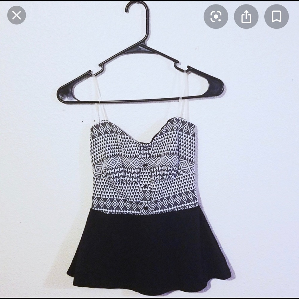 Studio y strapless top